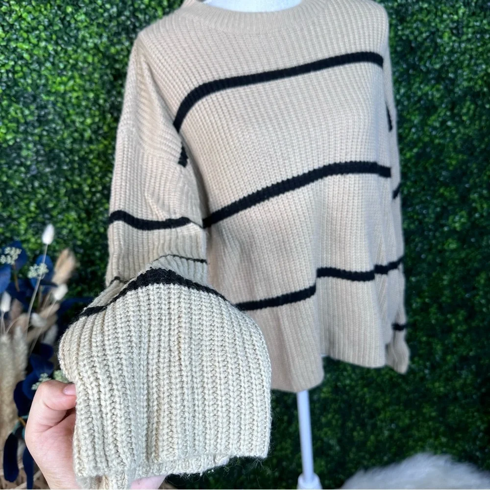 Cable knit Striped Beige and black crew‎ Sweater